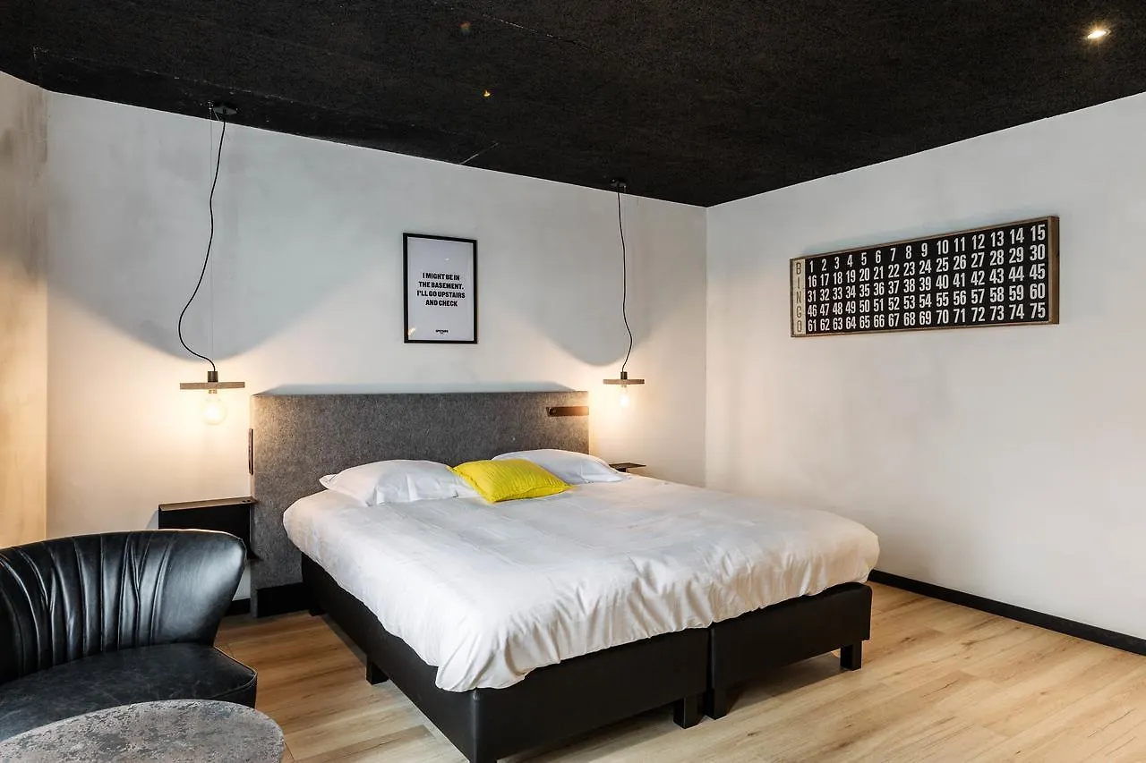Upstairs Hotel Ostende